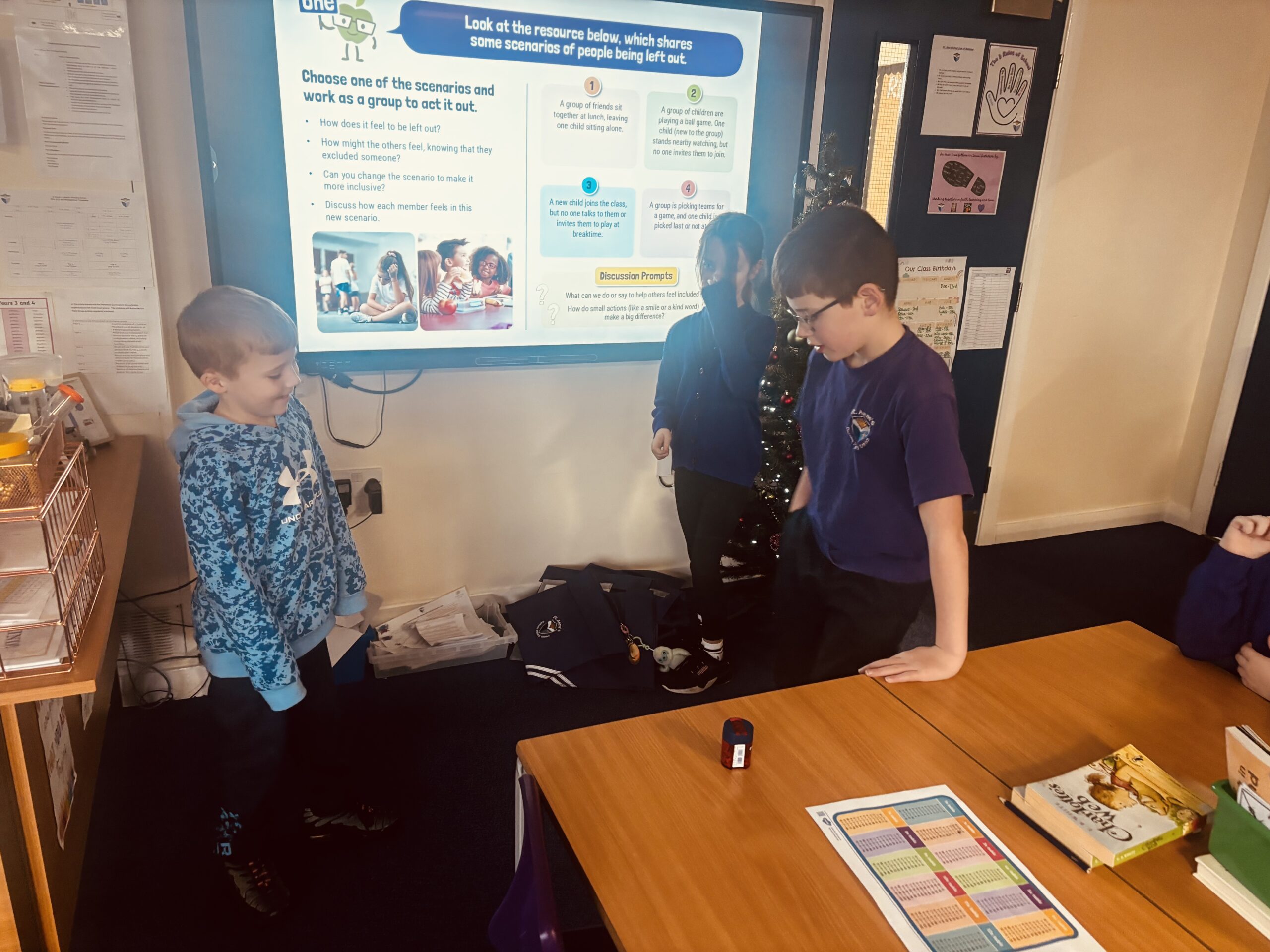 Year 3 – Picture News